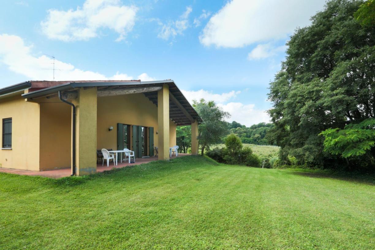 Agriturismo Case In Collina Volta Mantovana Exterior photo