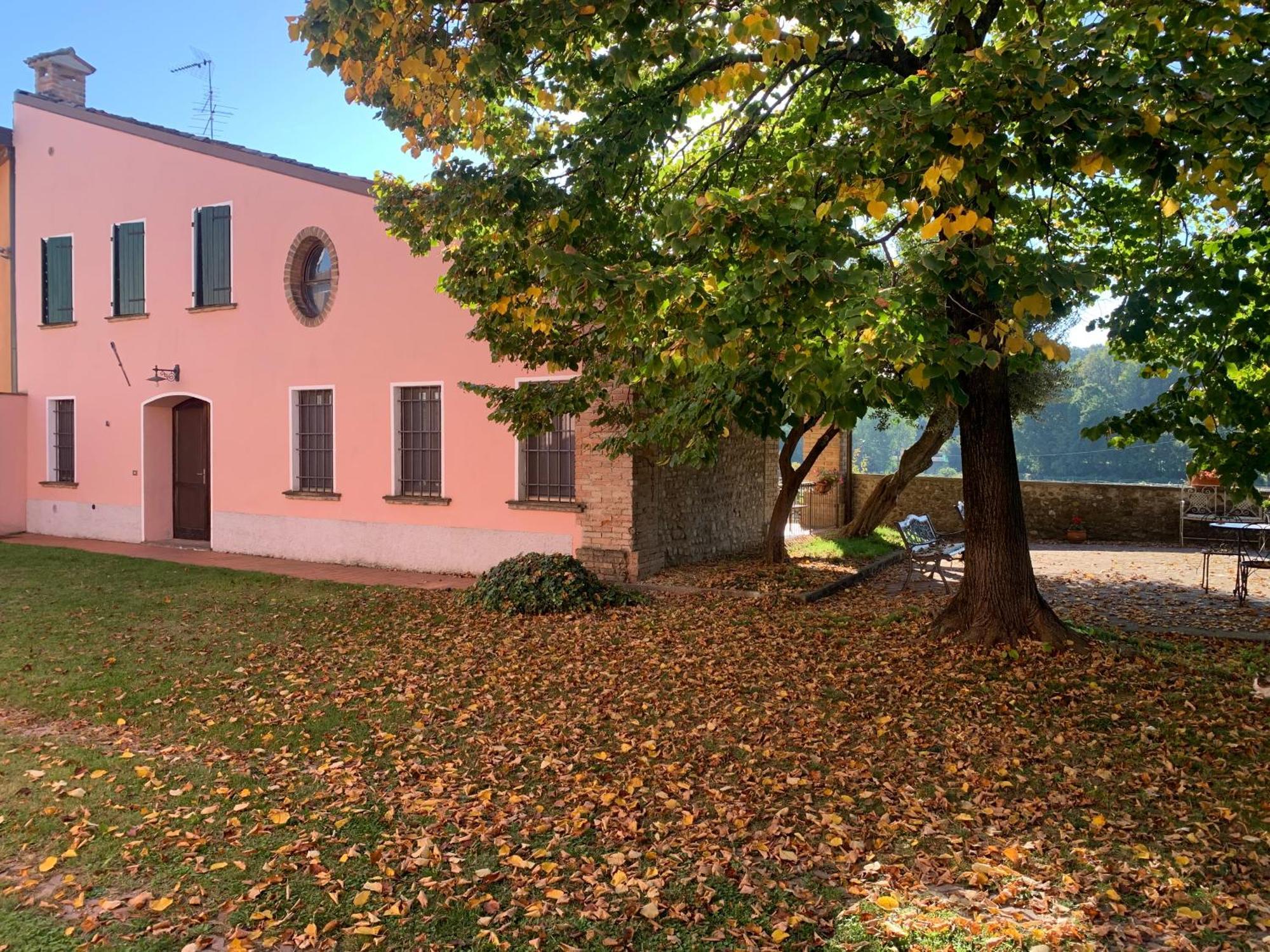 Agriturismo Case In Collina Volta Mantovana Exterior photo