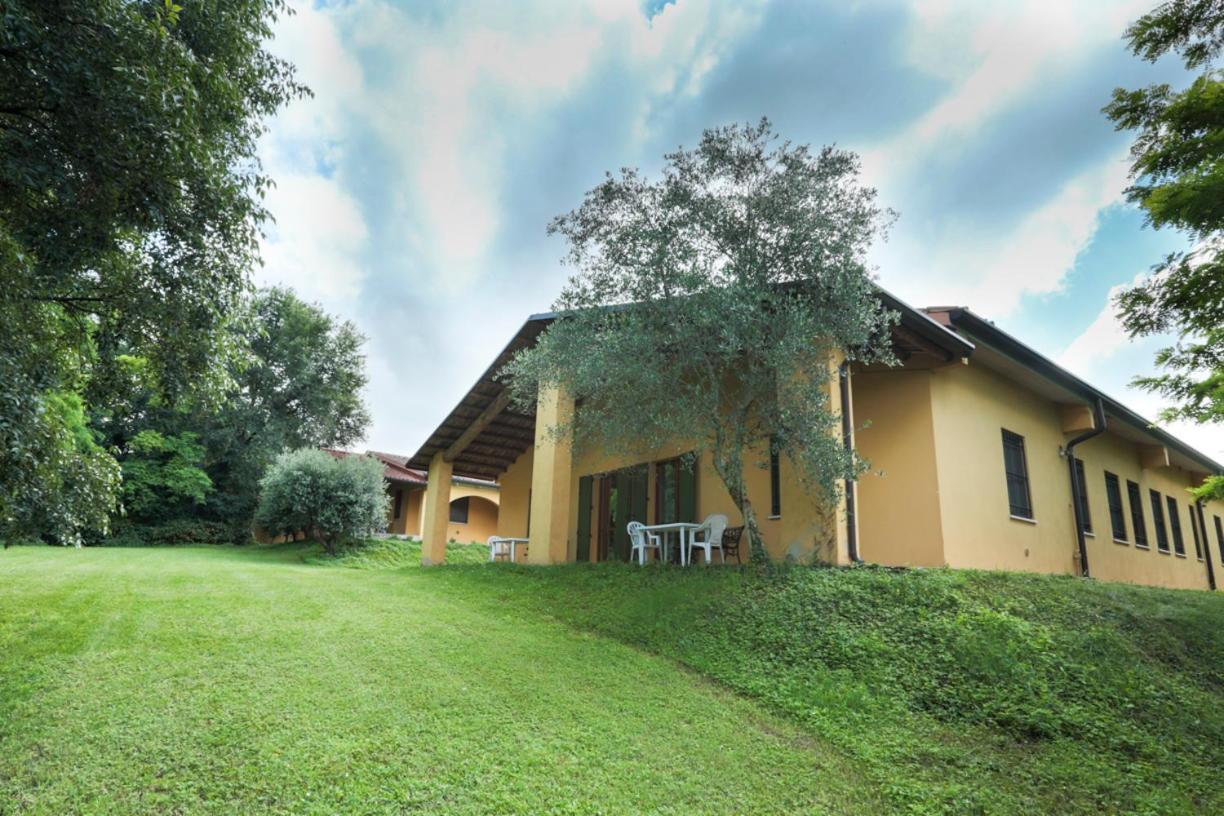 Agriturismo Case In Collina Volta Mantovana Exterior photo