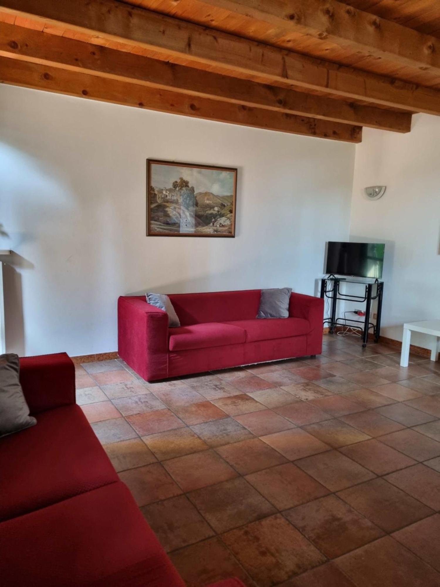 Agriturismo Case In Collina Volta Mantovana Exterior photo
